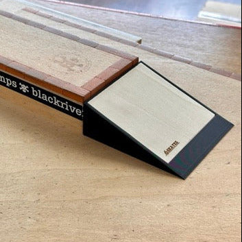 6Skates Black Mini Kicker 2.0 Fingerboard Ramp