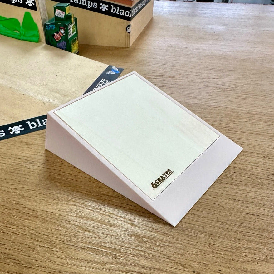 6Skates Peach Mini Kicker Fingerboard Ramp