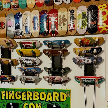 6Skates 5 Fingerboard Wall Mount Deck Rack